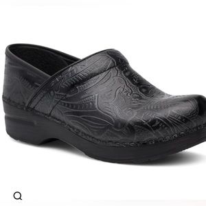 Dankso Professional Black Tooled Clog